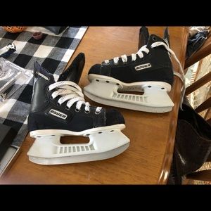 Kids hockey skates